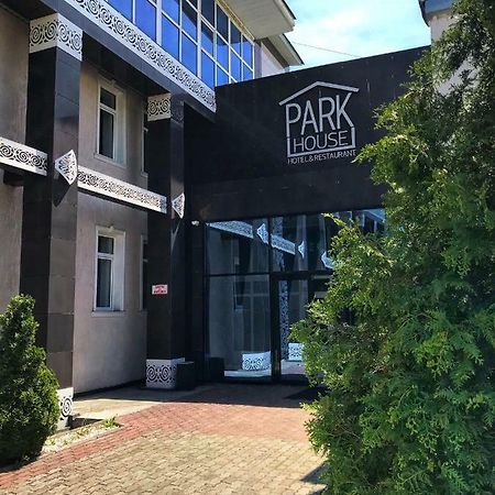 Hotel Park House Tałdykorgan Zewnętrze zdjęcie